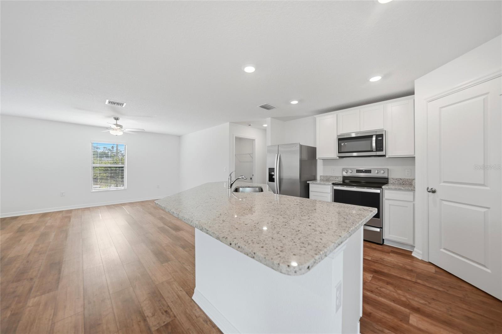 Listing Image #13