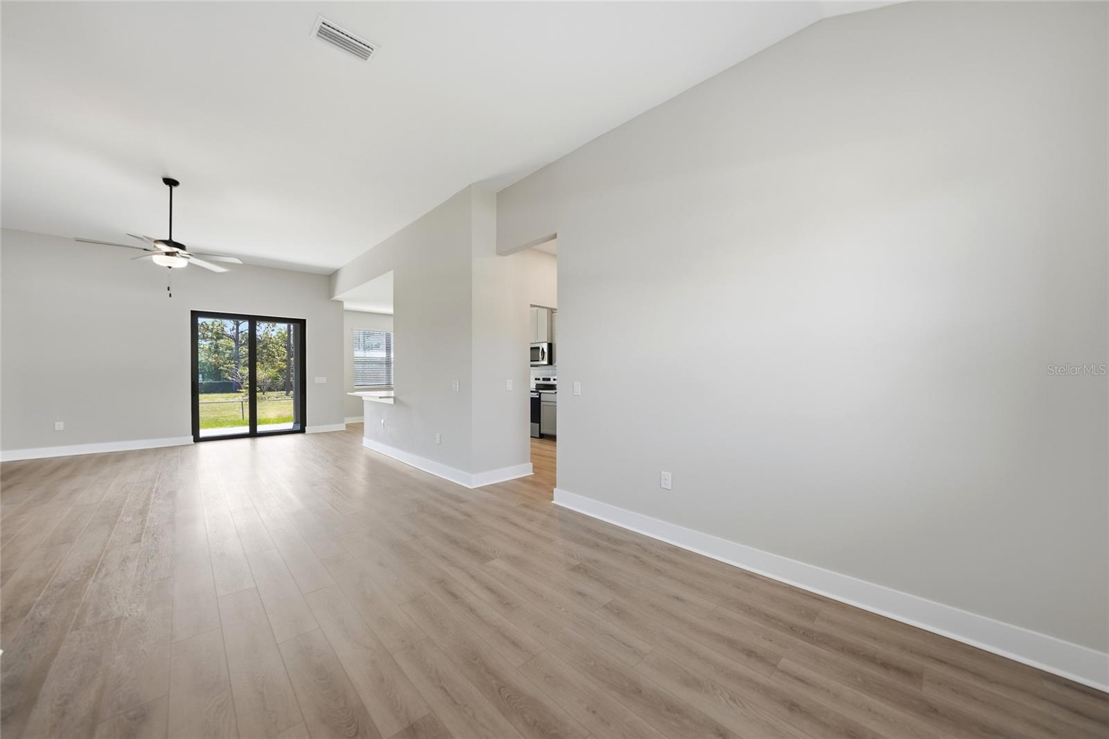 Listing Image #3