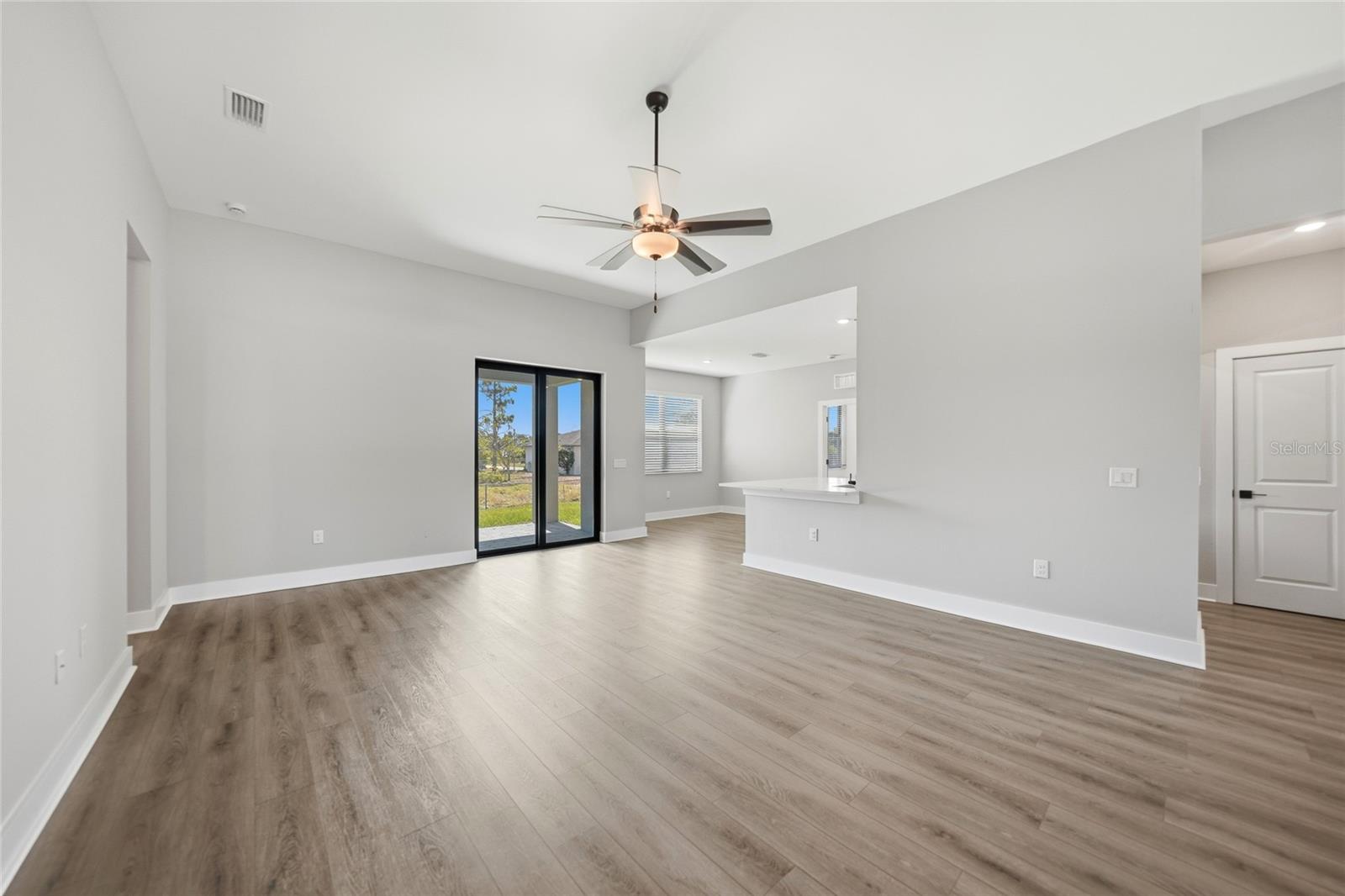 Listing Image #6
