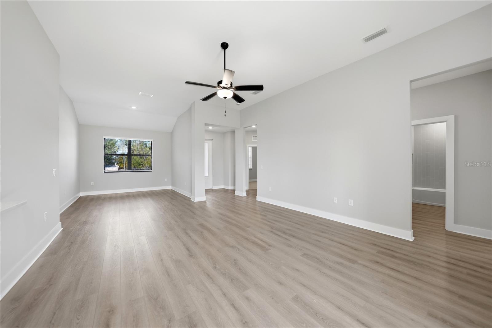 Listing Image #7