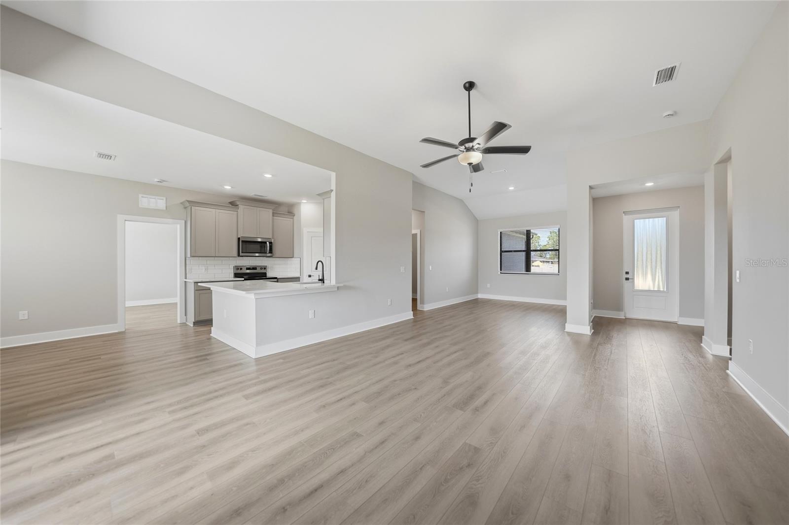 Listing Image #11