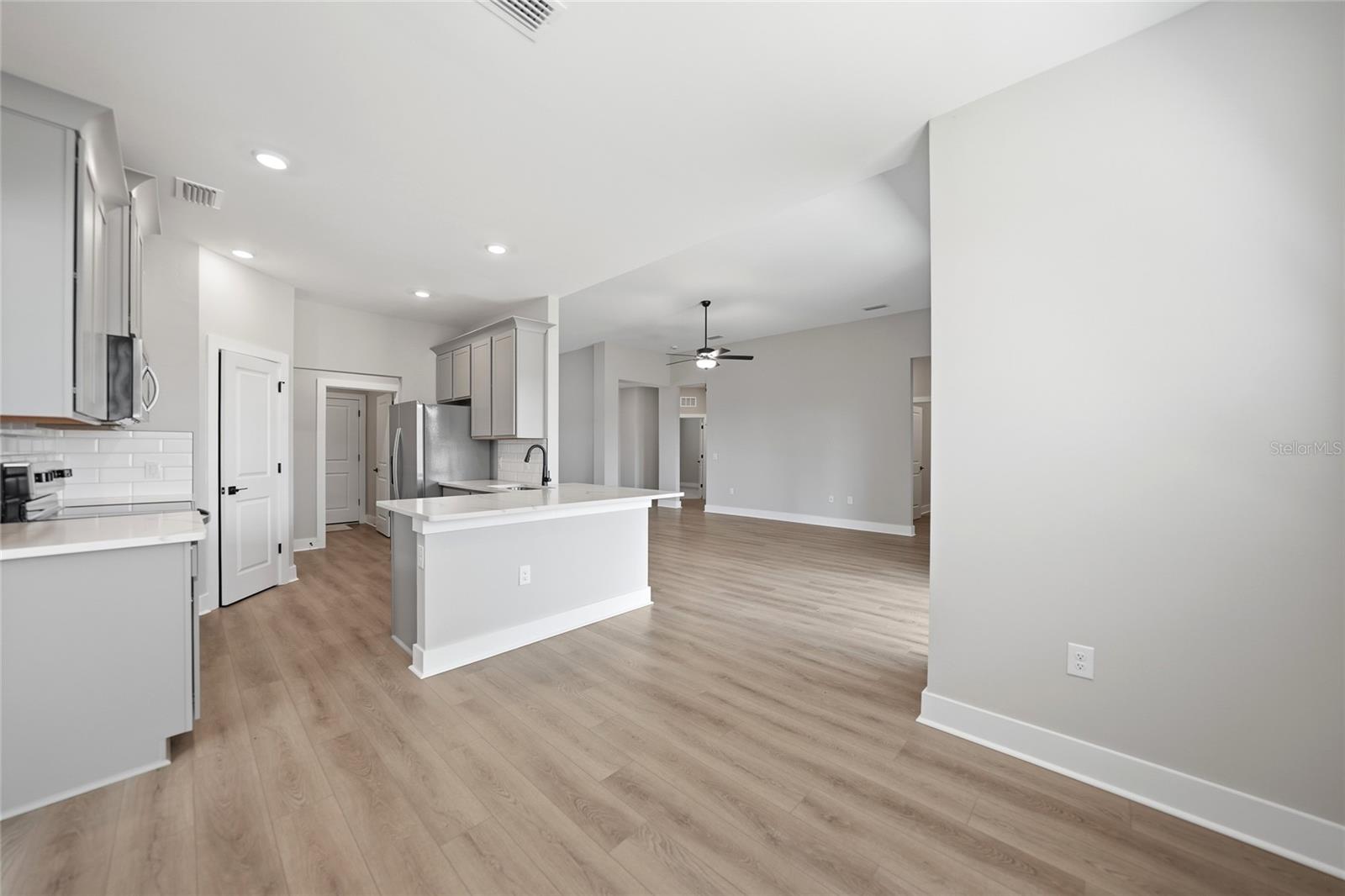 Listing Image #13