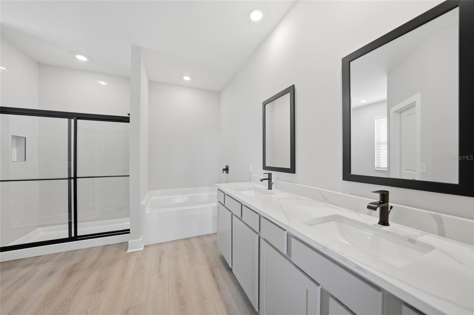 Listing Image #28