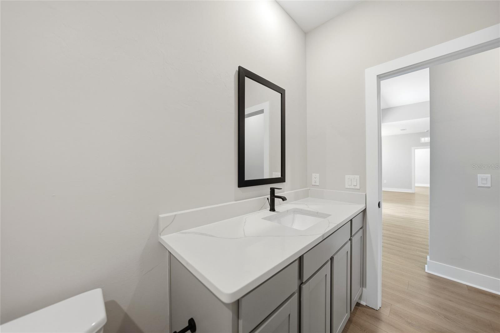 Listing Image #32