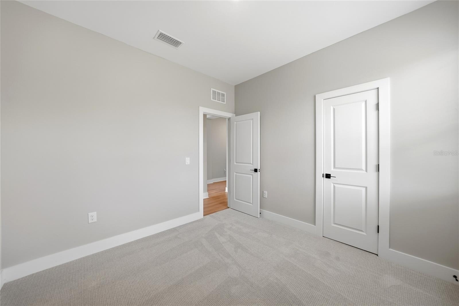 Listing Image #33