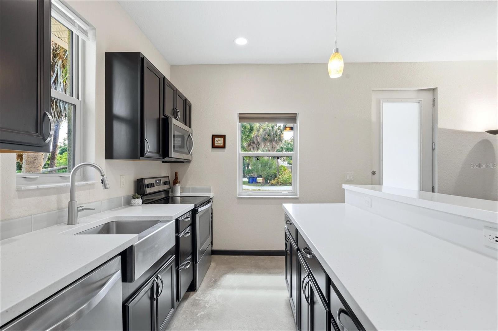 Listing Image #11