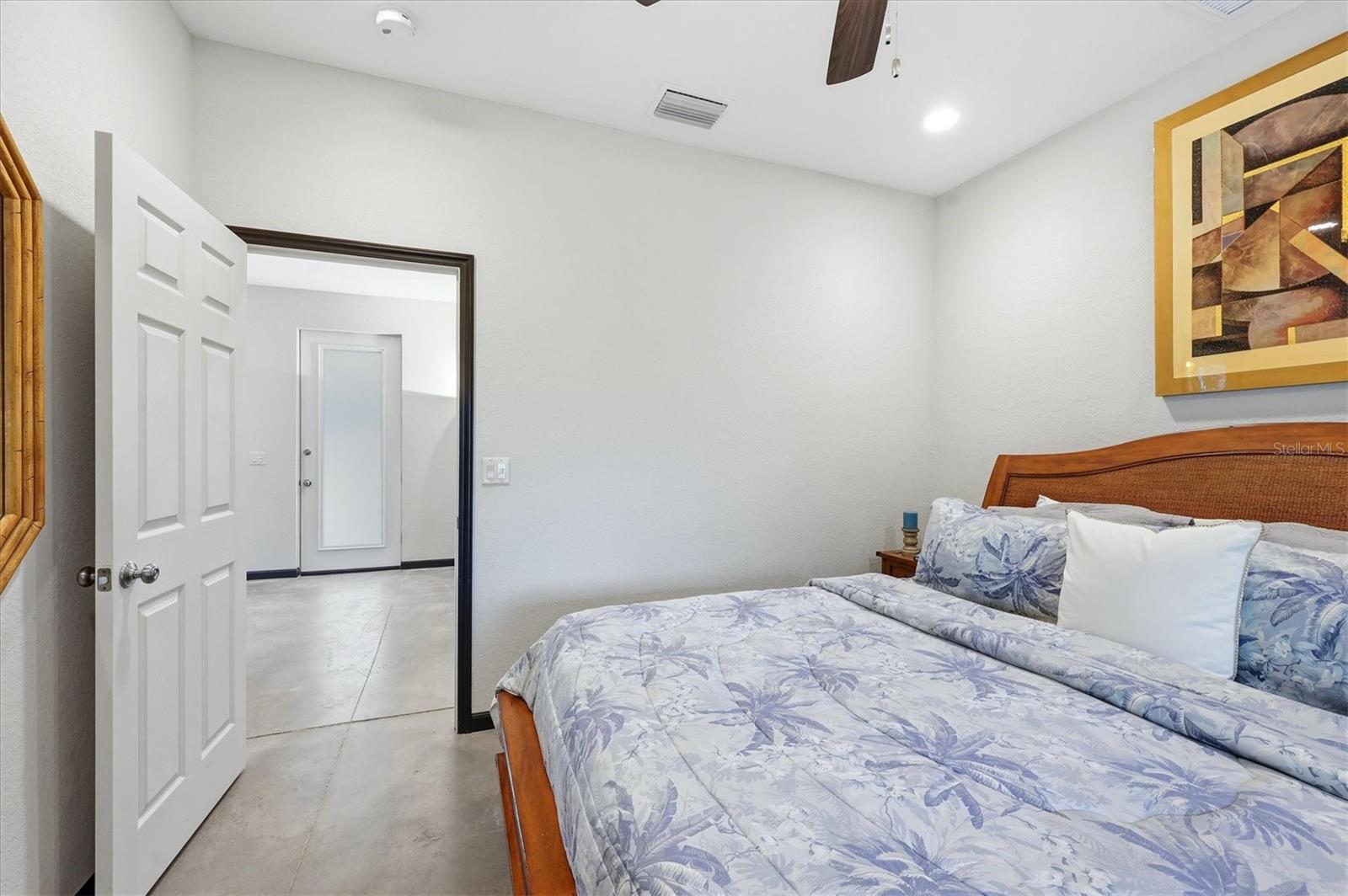 Listing Image #15