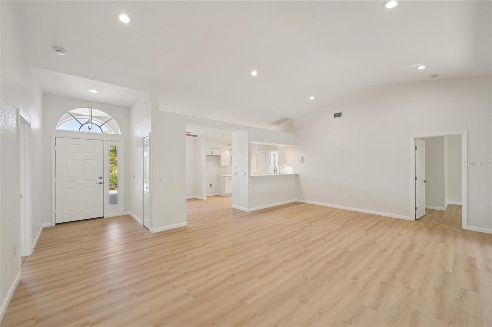 Listing Image #8