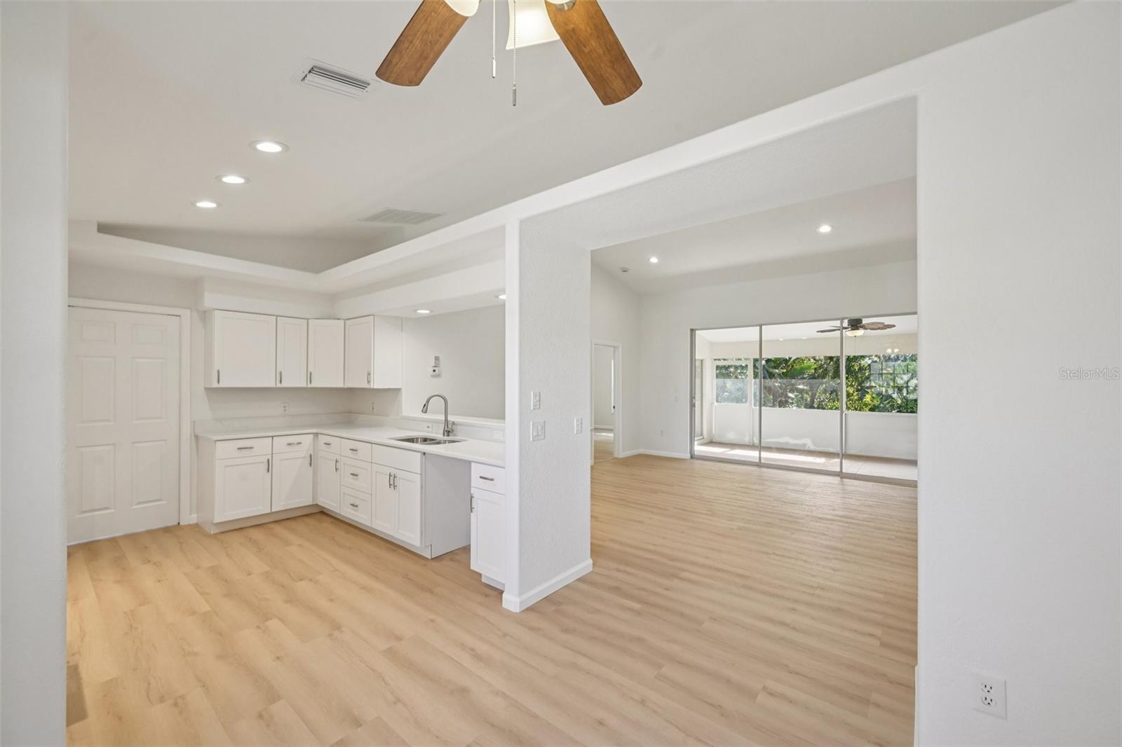 Listing Image #12