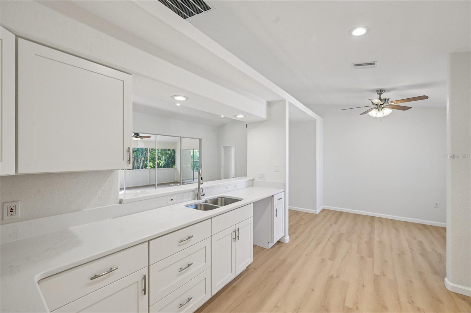 Listing Image #13