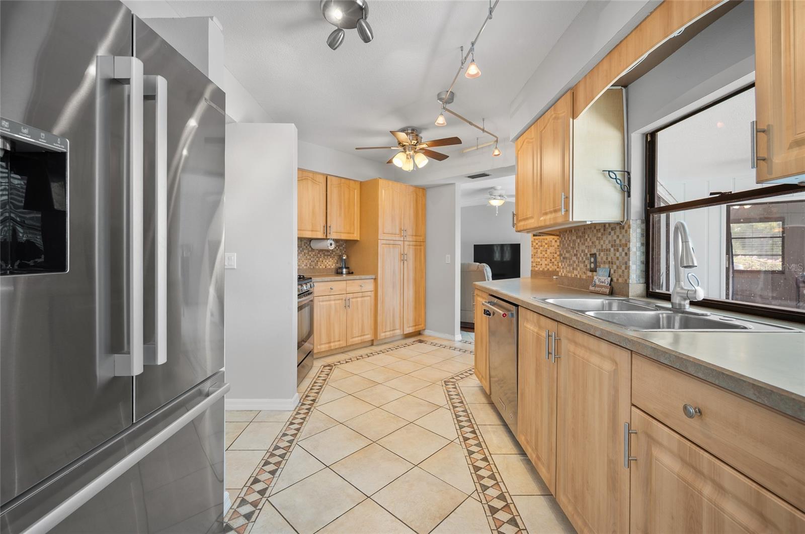Listing Image #13