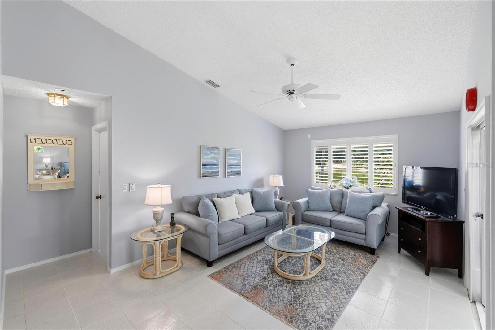 Listing Image #12