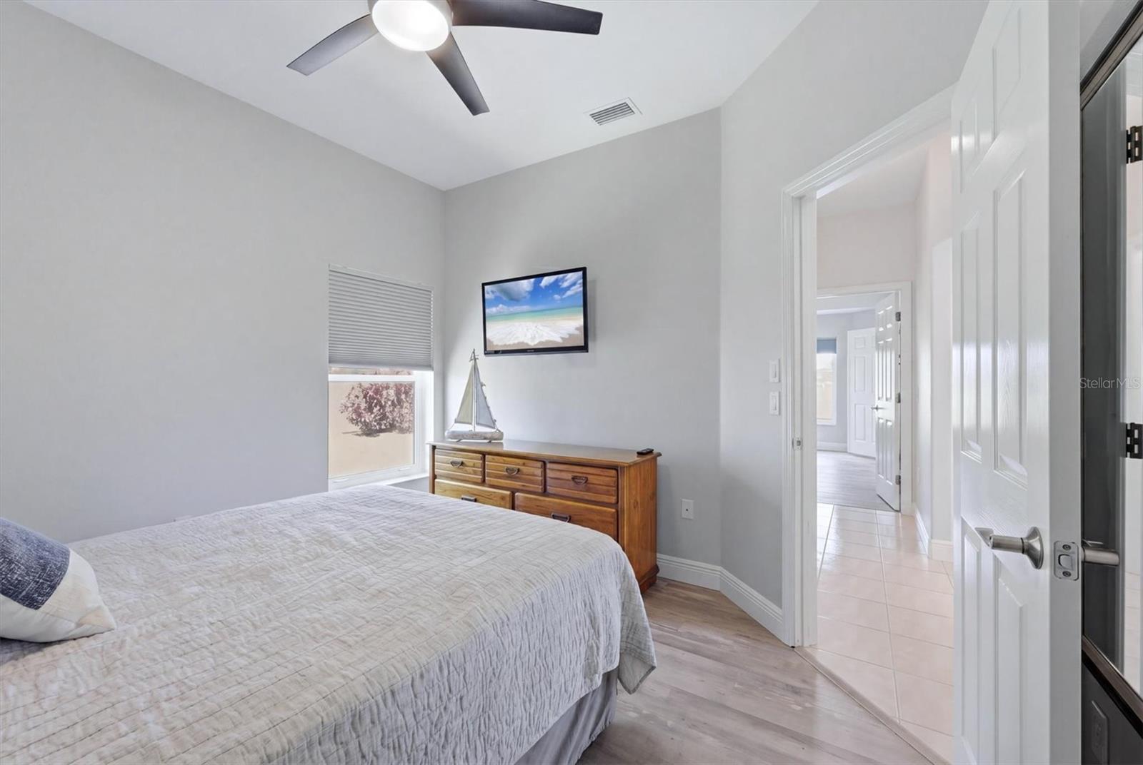 Listing Image #23