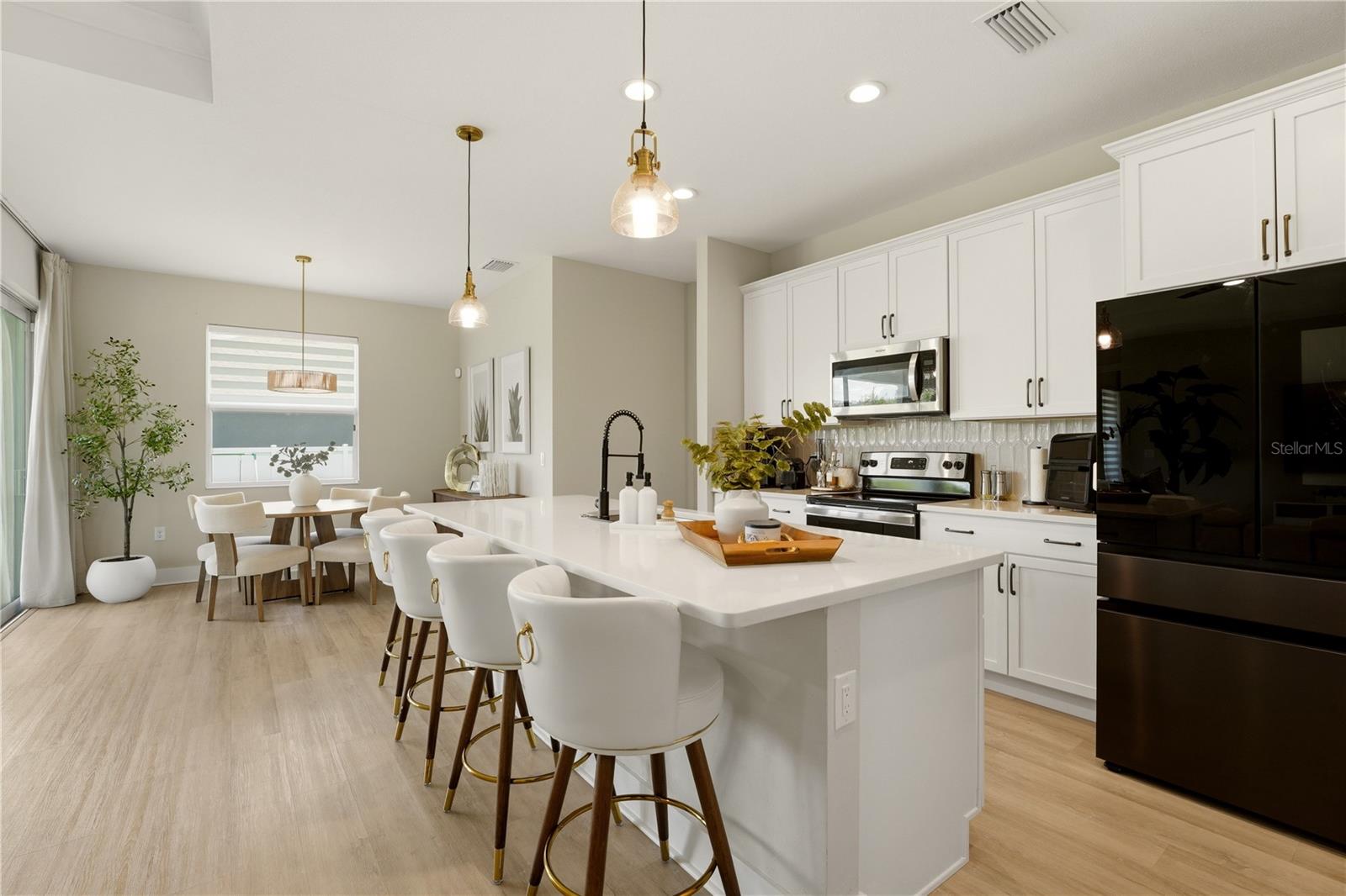 Listing Image #11