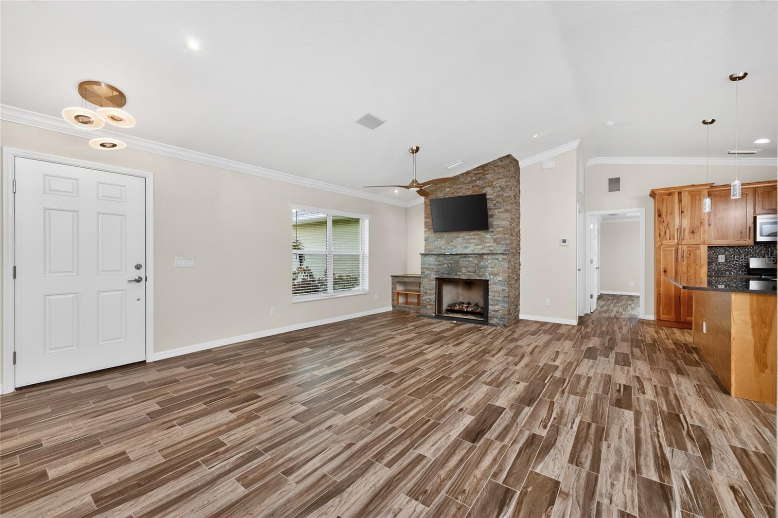 Listing Image #7