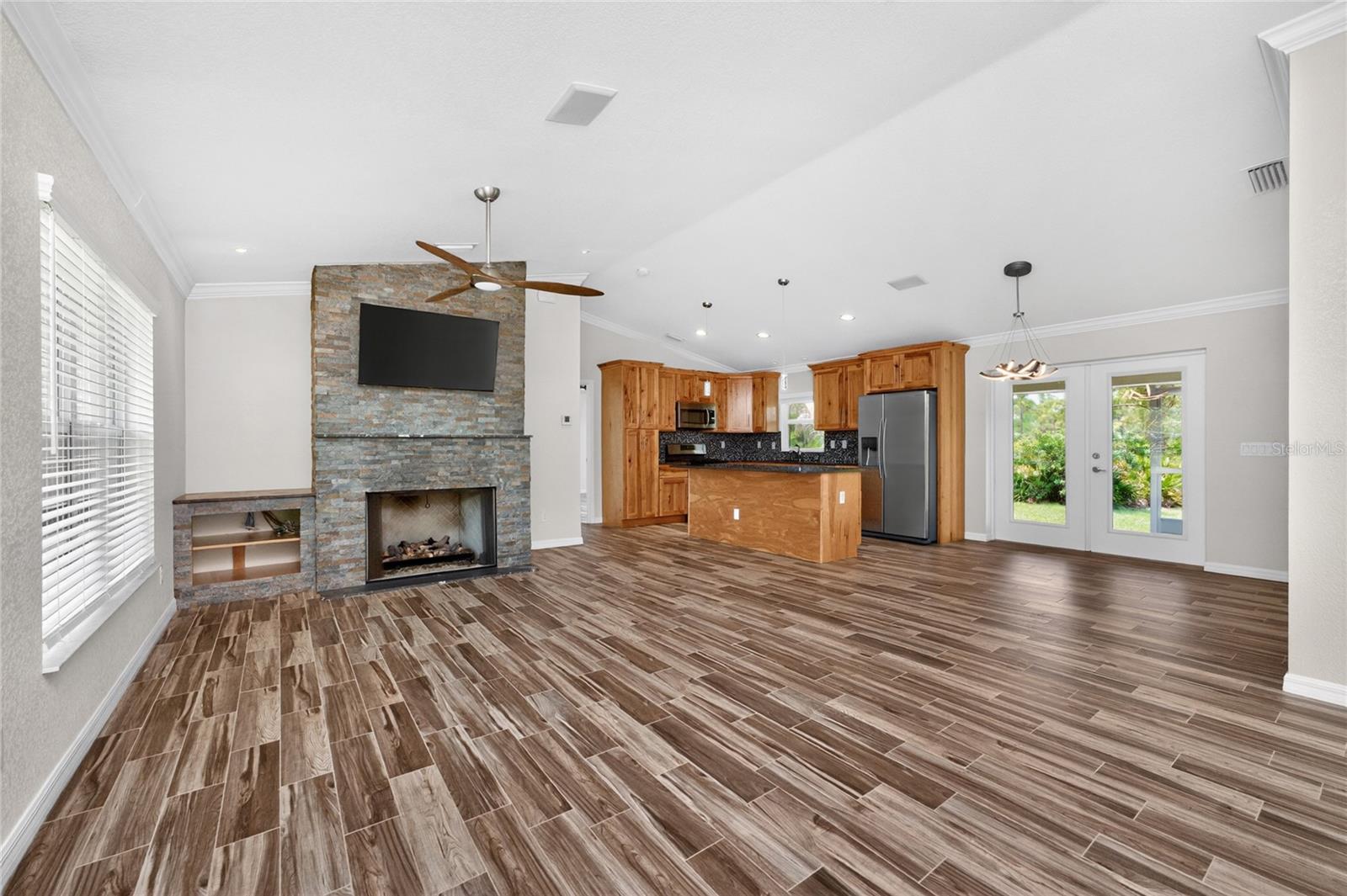 Listing Image #8