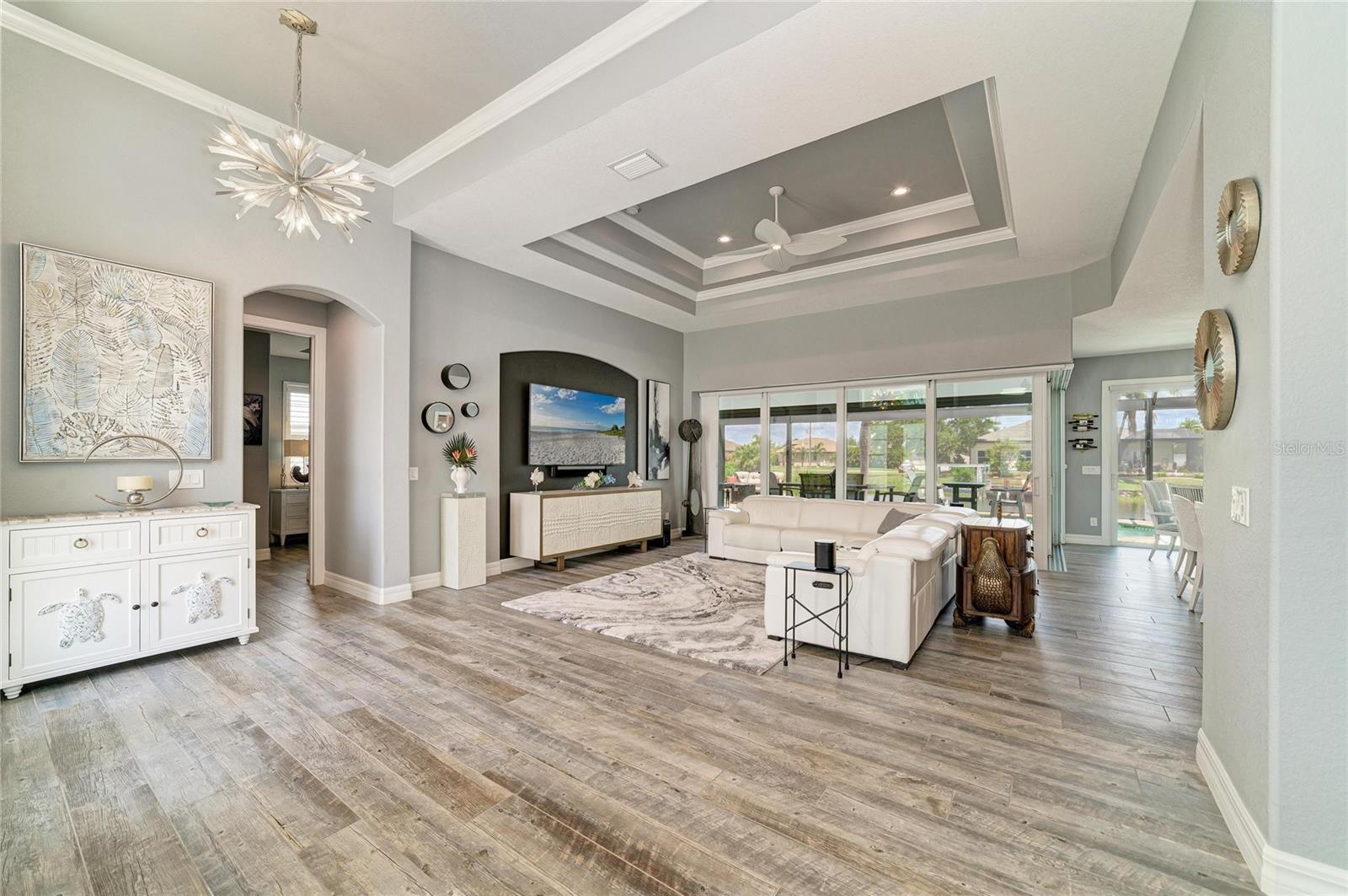Listing Image #11