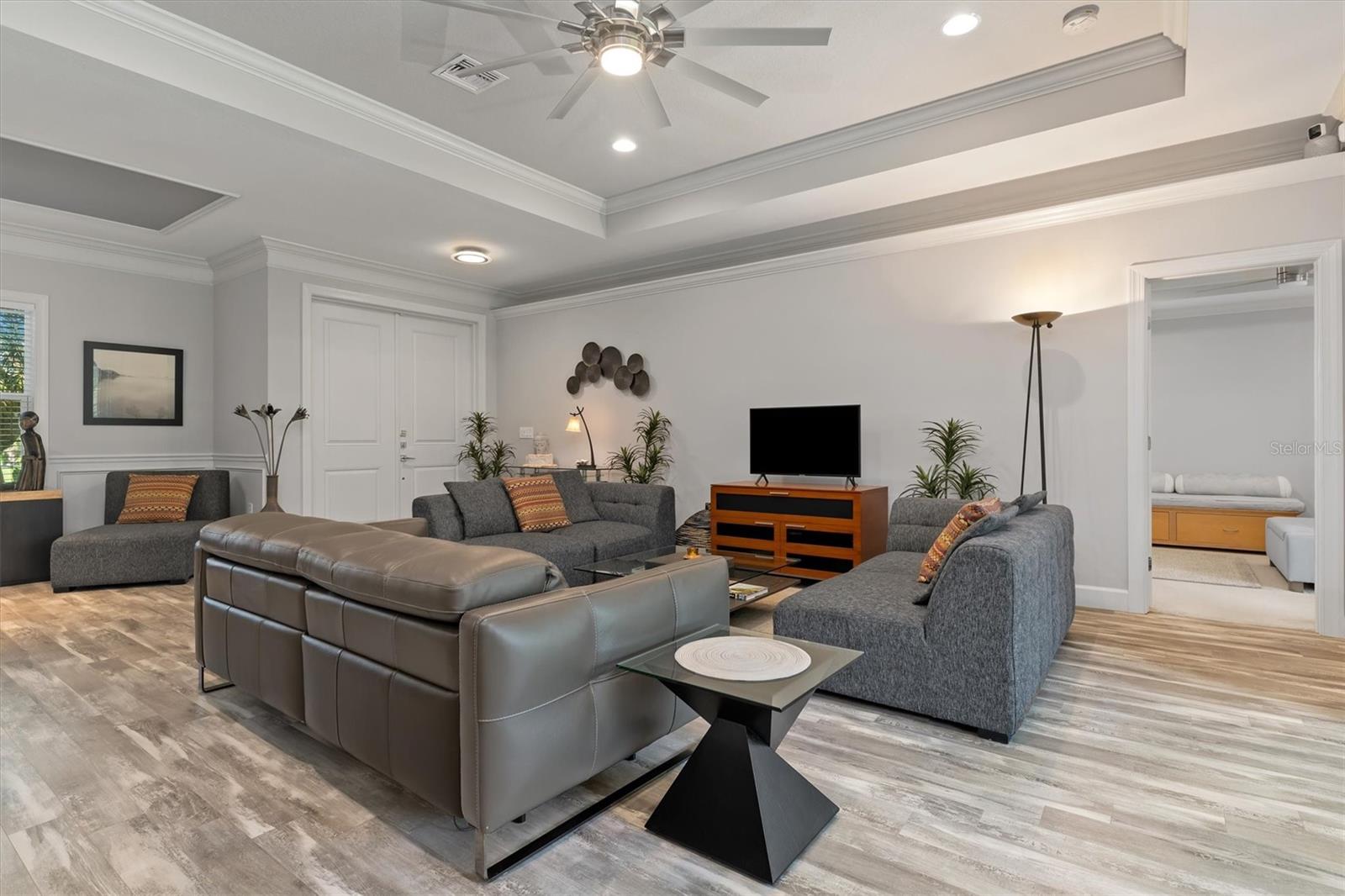 Listing Image #11