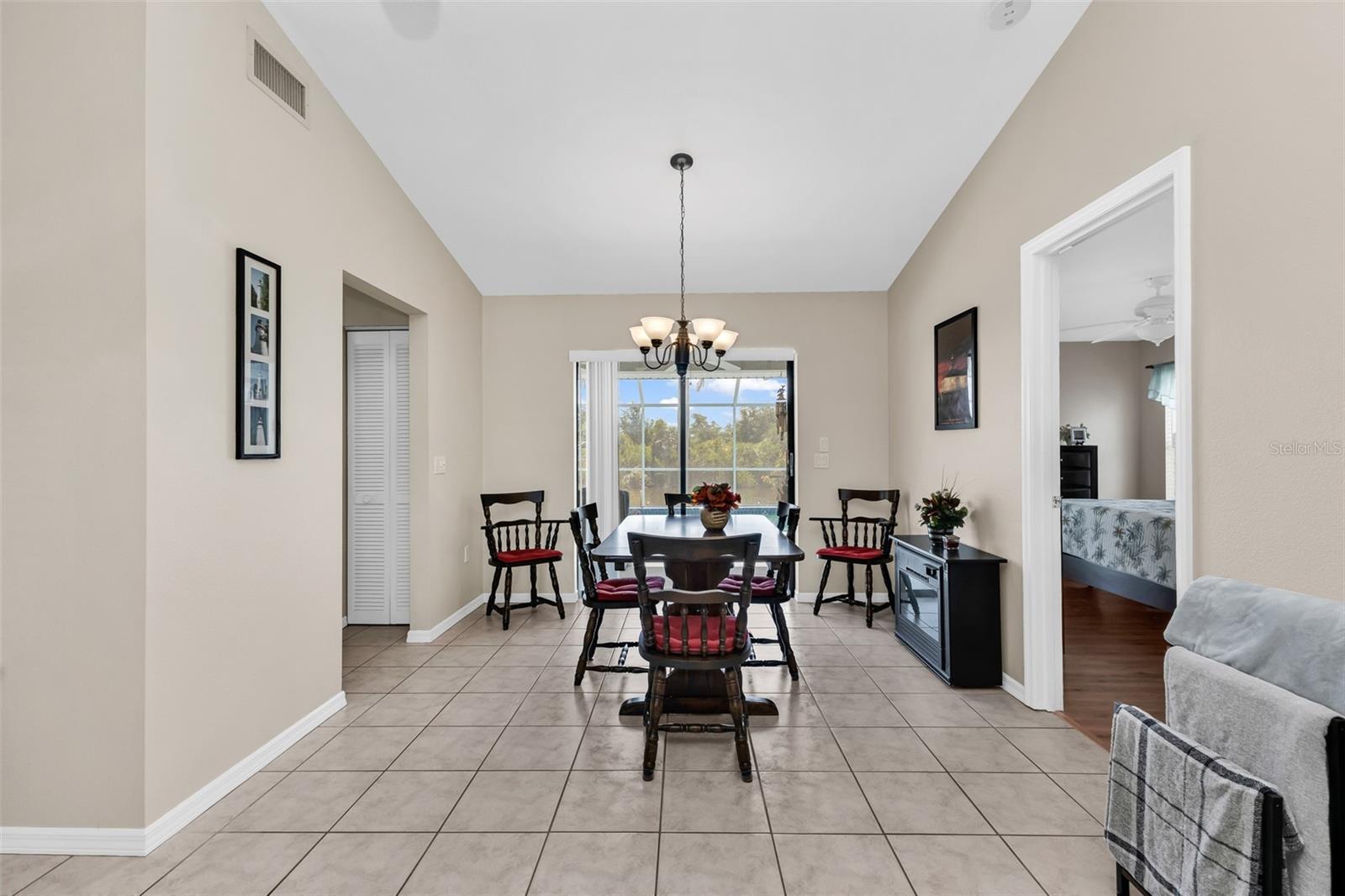 Listing Image #8