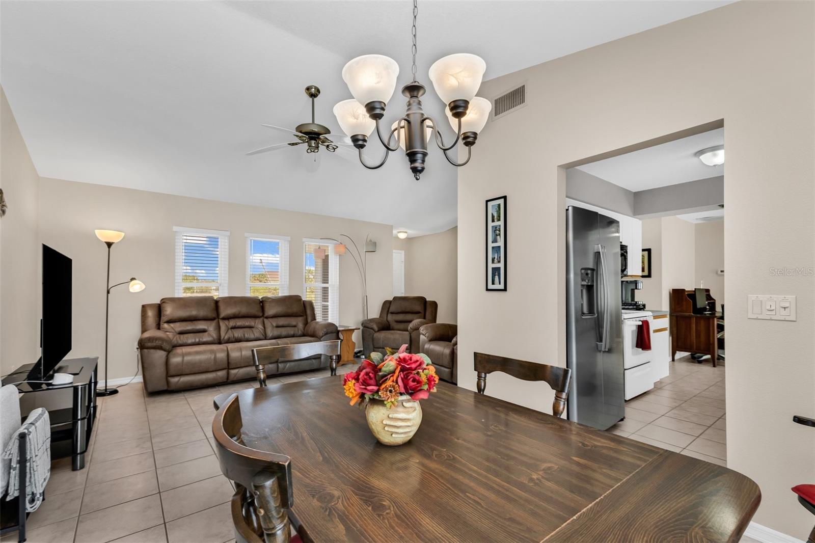 Listing Image #11