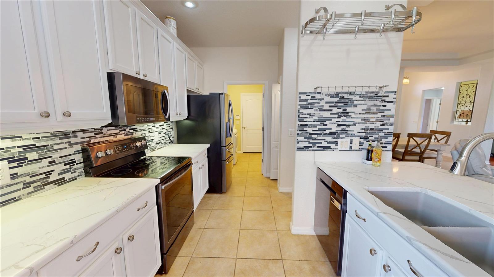 Listing Image #8