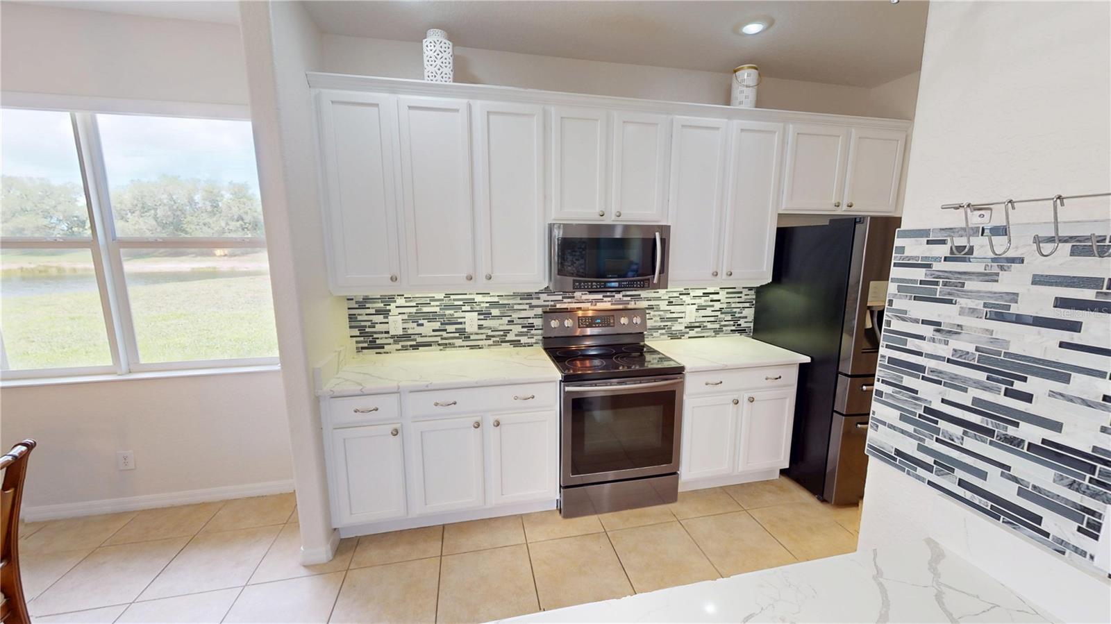 Listing Image #11