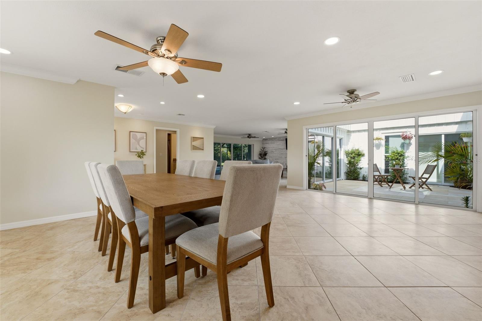 Listing Image #11
