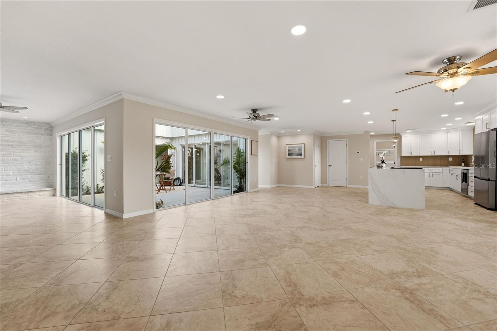 Listing Image #12