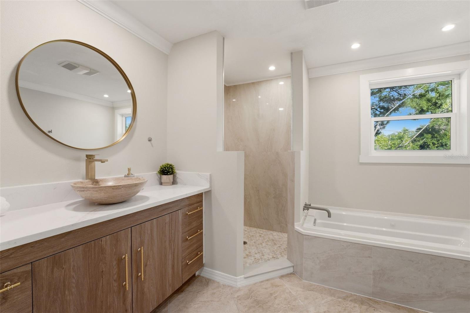 Listing Image #29