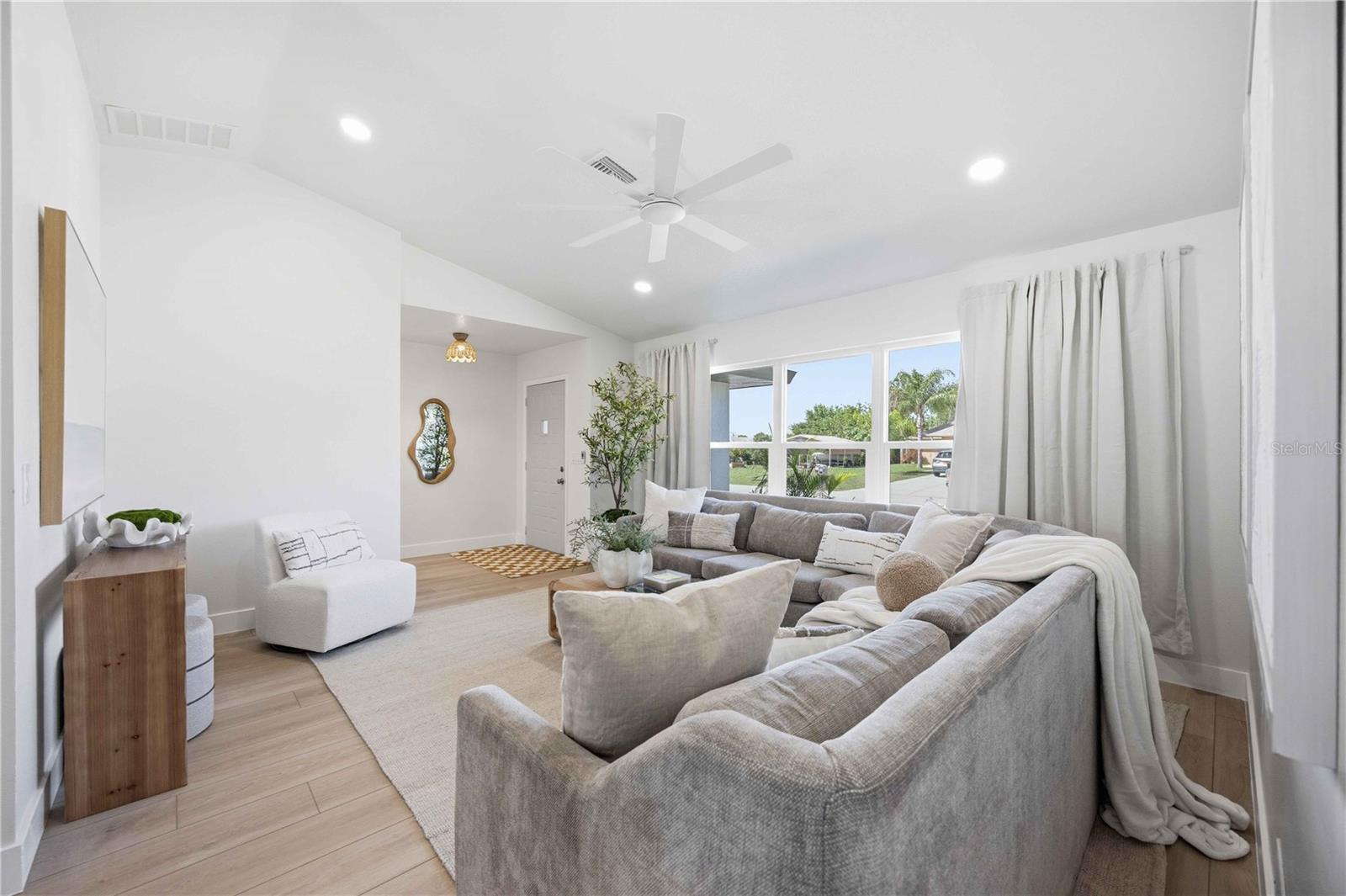 Listing Image #8