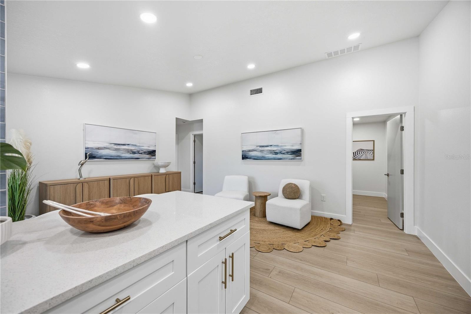 Listing Image #14