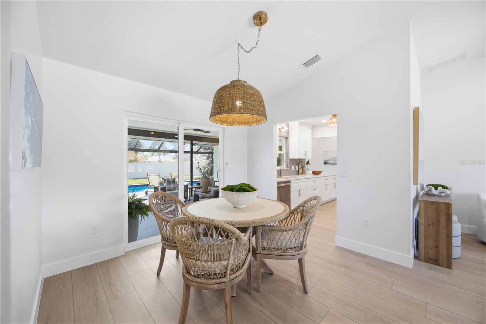 Listing Image #19