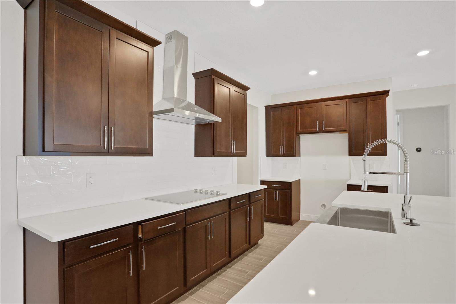 Listing Image #11
