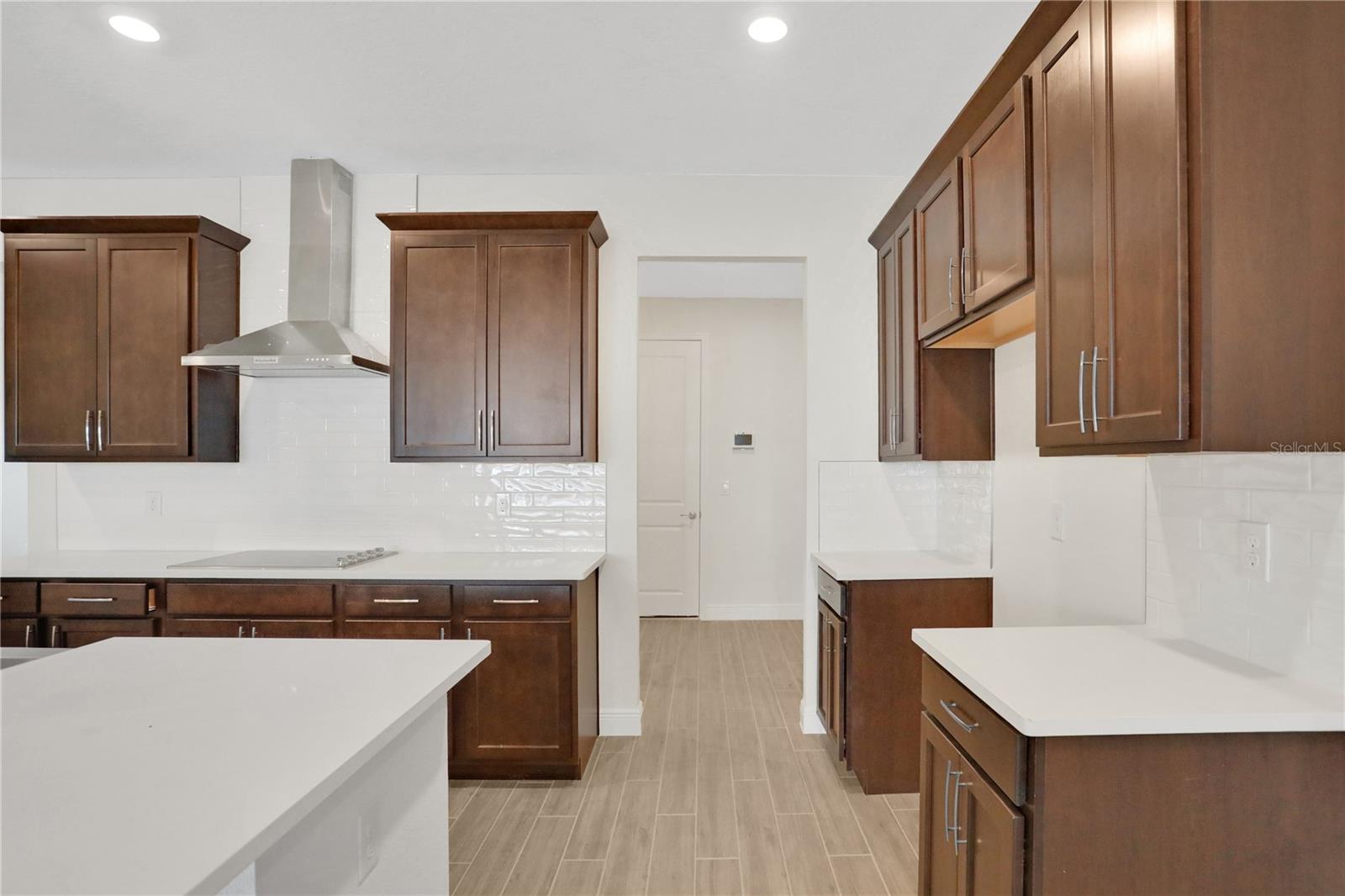Listing Image #12