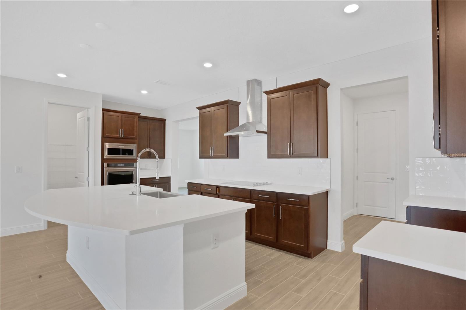 Listing Image #13