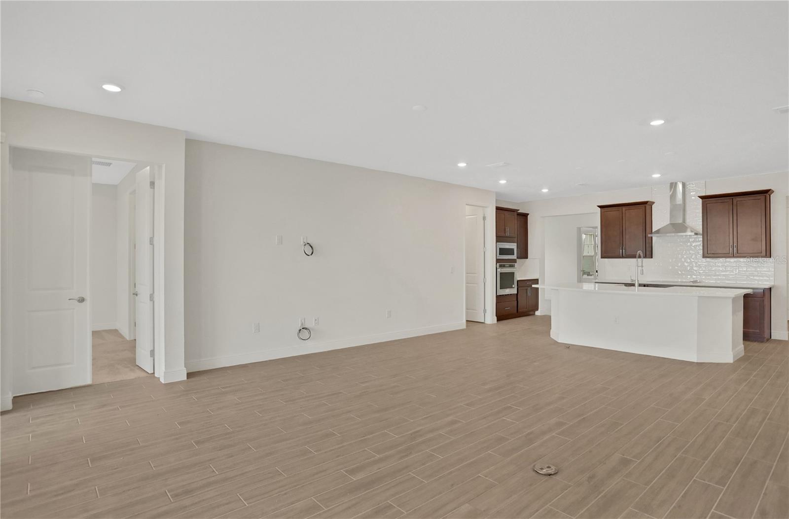 Listing Image #15