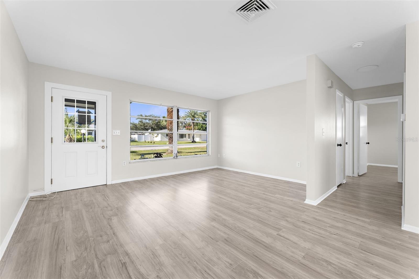 Listing Image #7