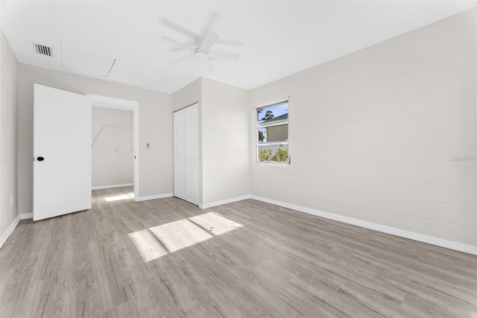 Listing Image #9