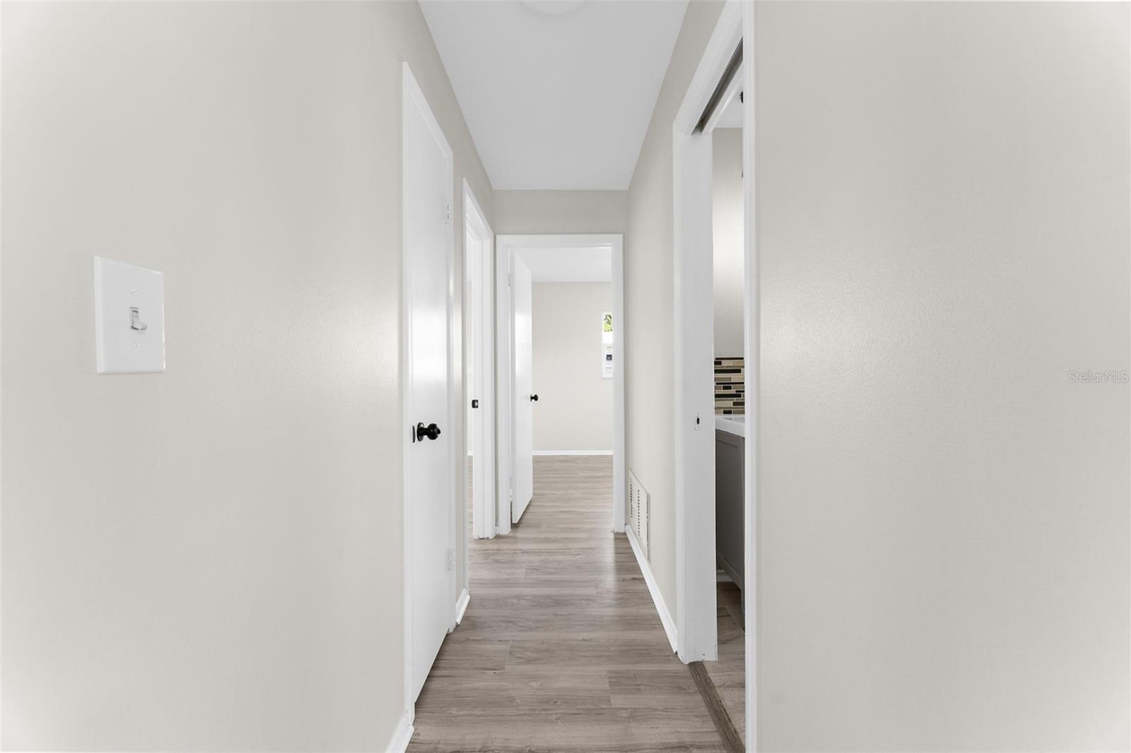 Listing Image #11