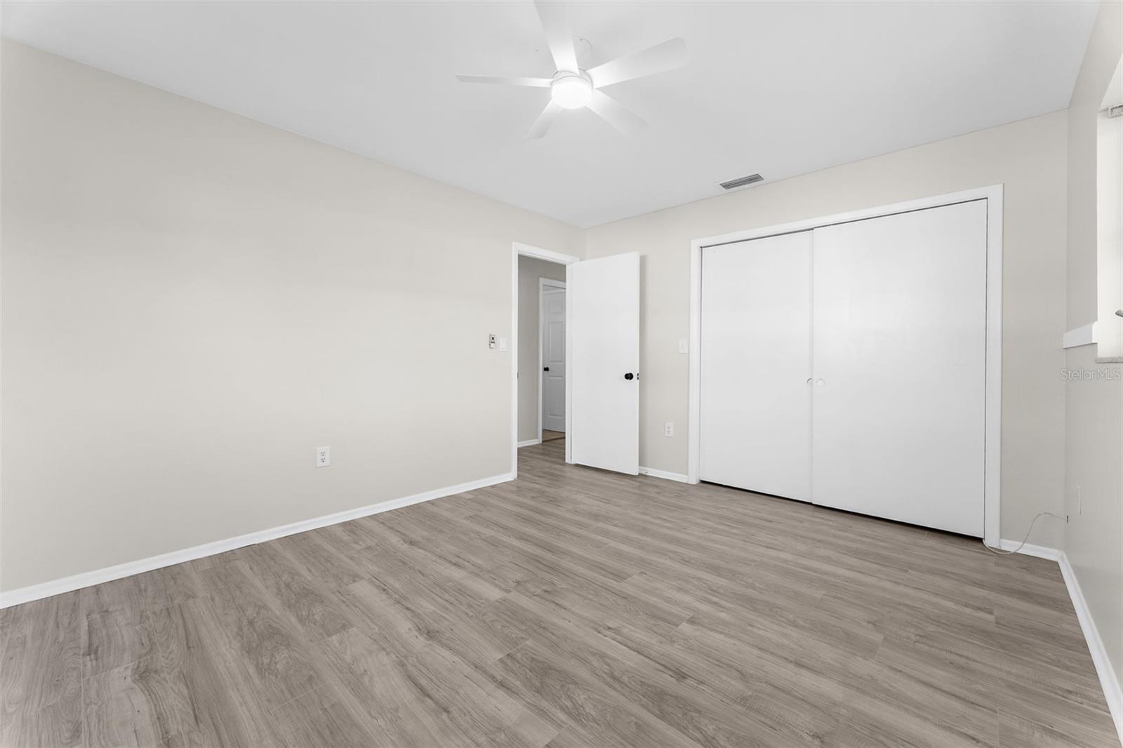 Listing Image #13