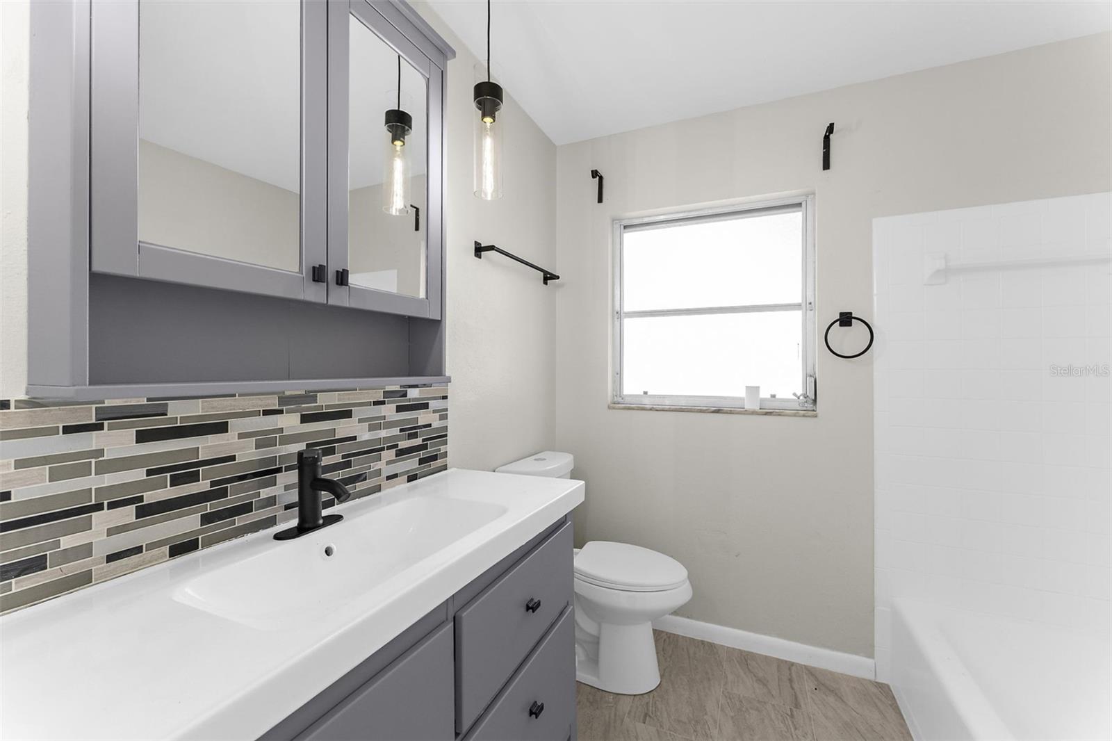 Listing Image #14