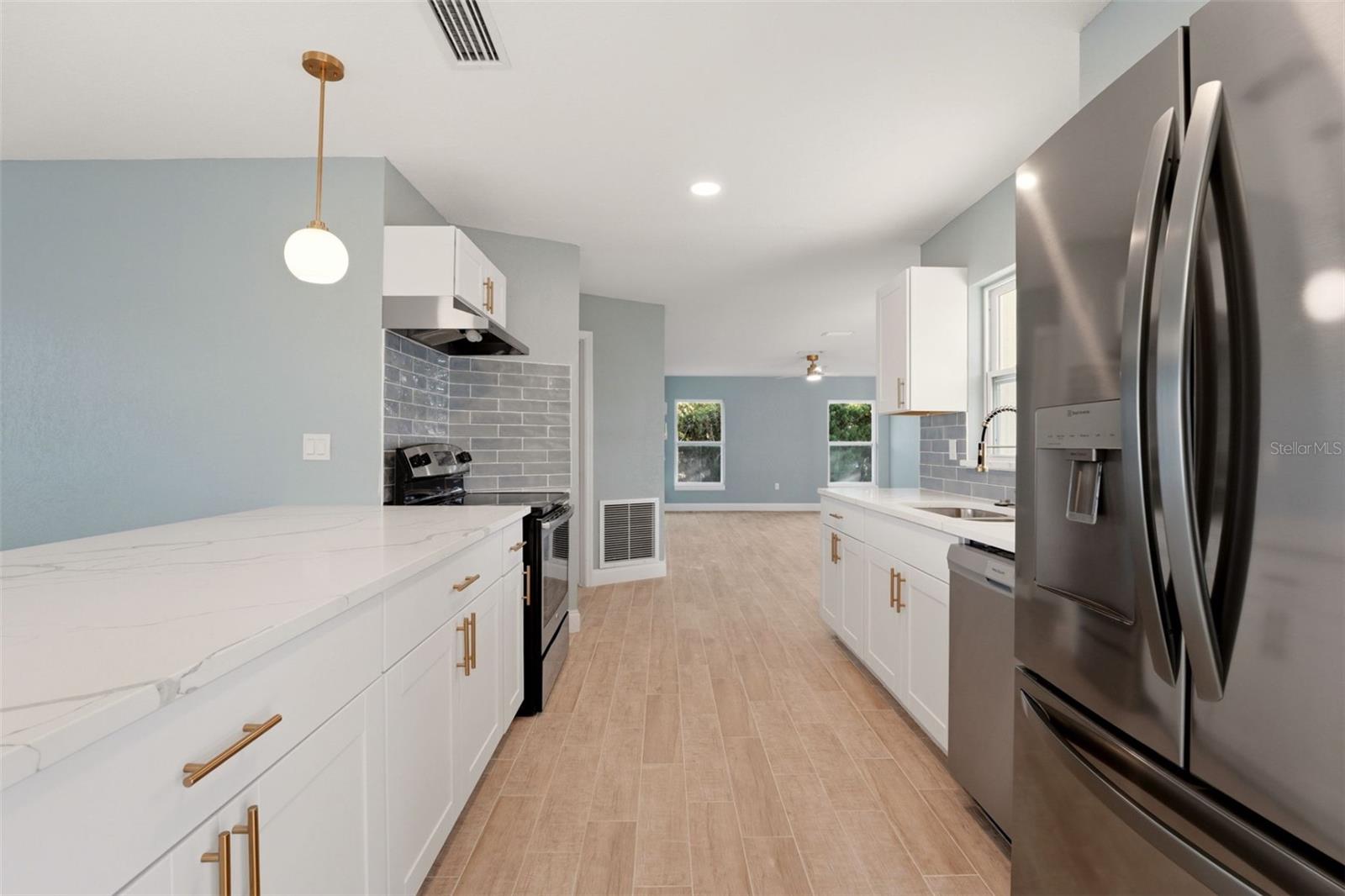 Listing Image #8
