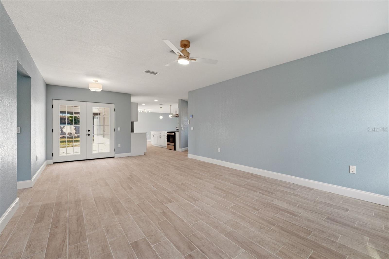 Listing Image #9