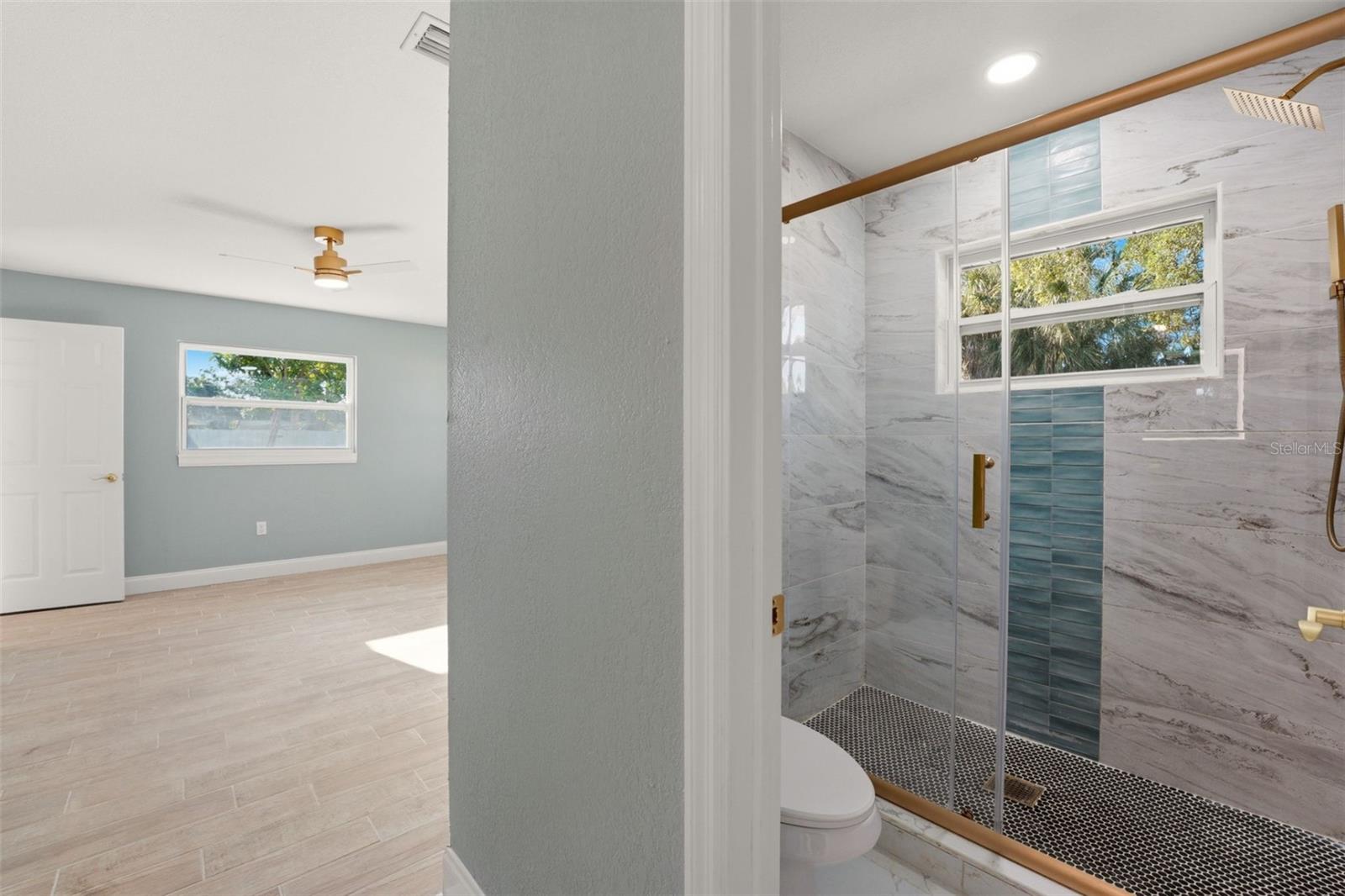 Listing Image #12