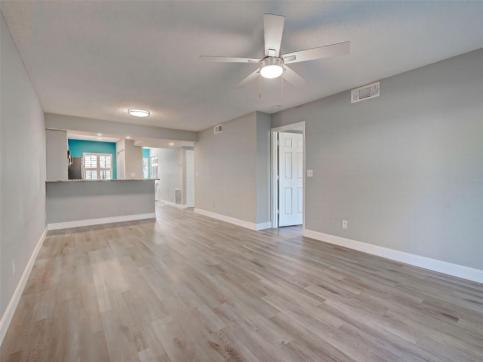 Listing Image #7