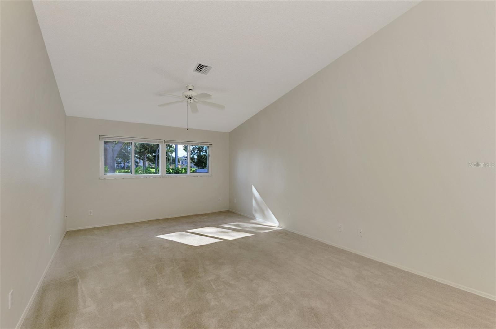 Listing Image #11