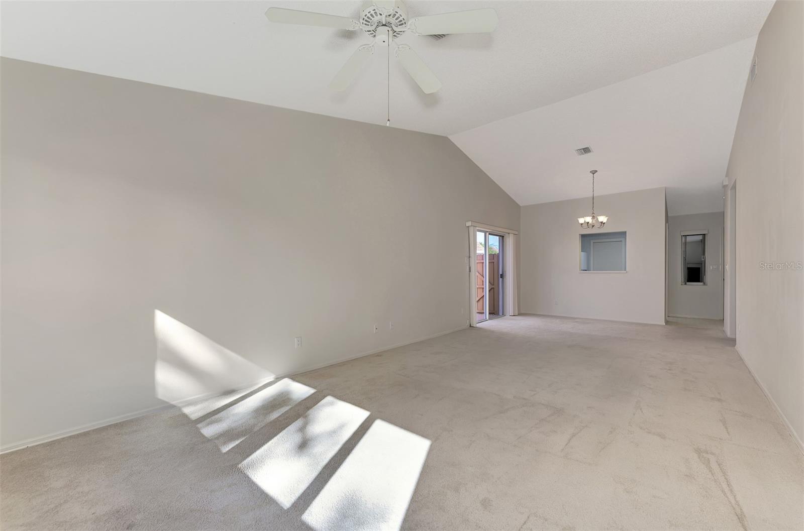Listing Image #12