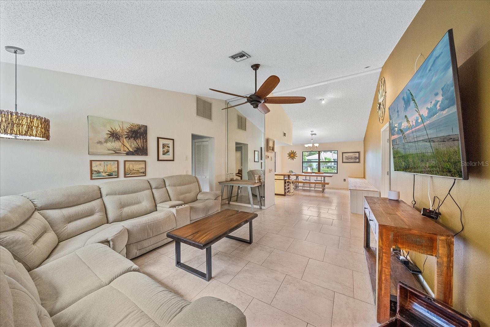 Listing Image #13