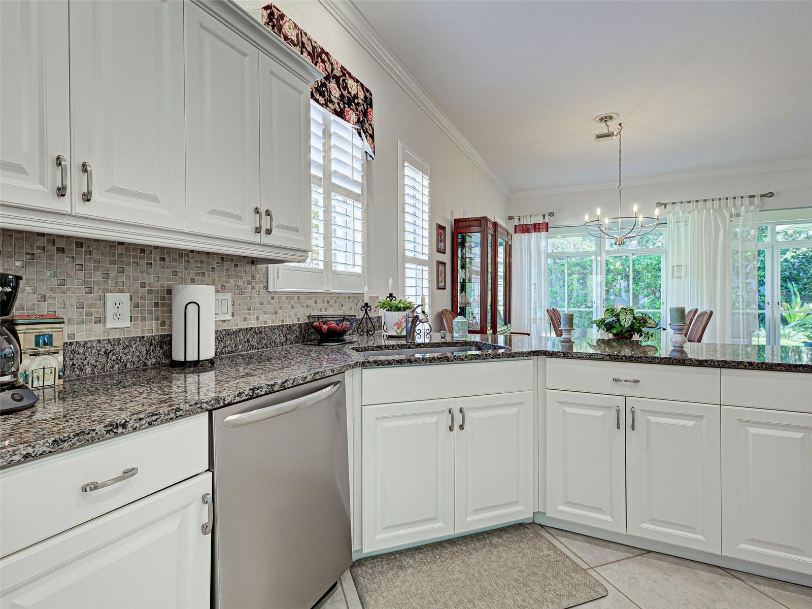 Listing Image #12