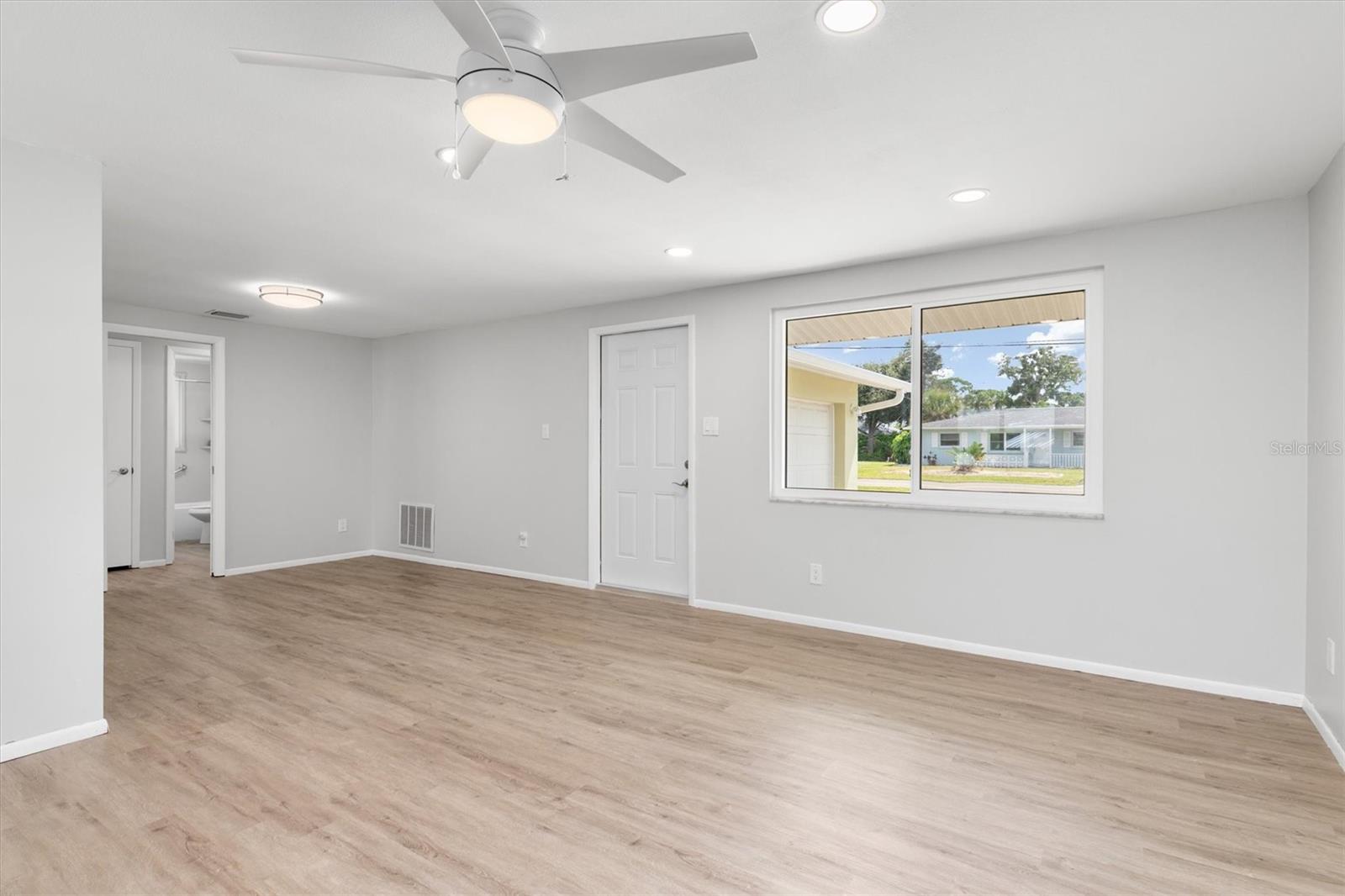 Listing Image #6